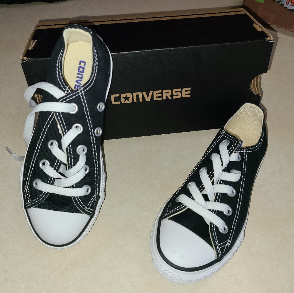 Converse youth size 12